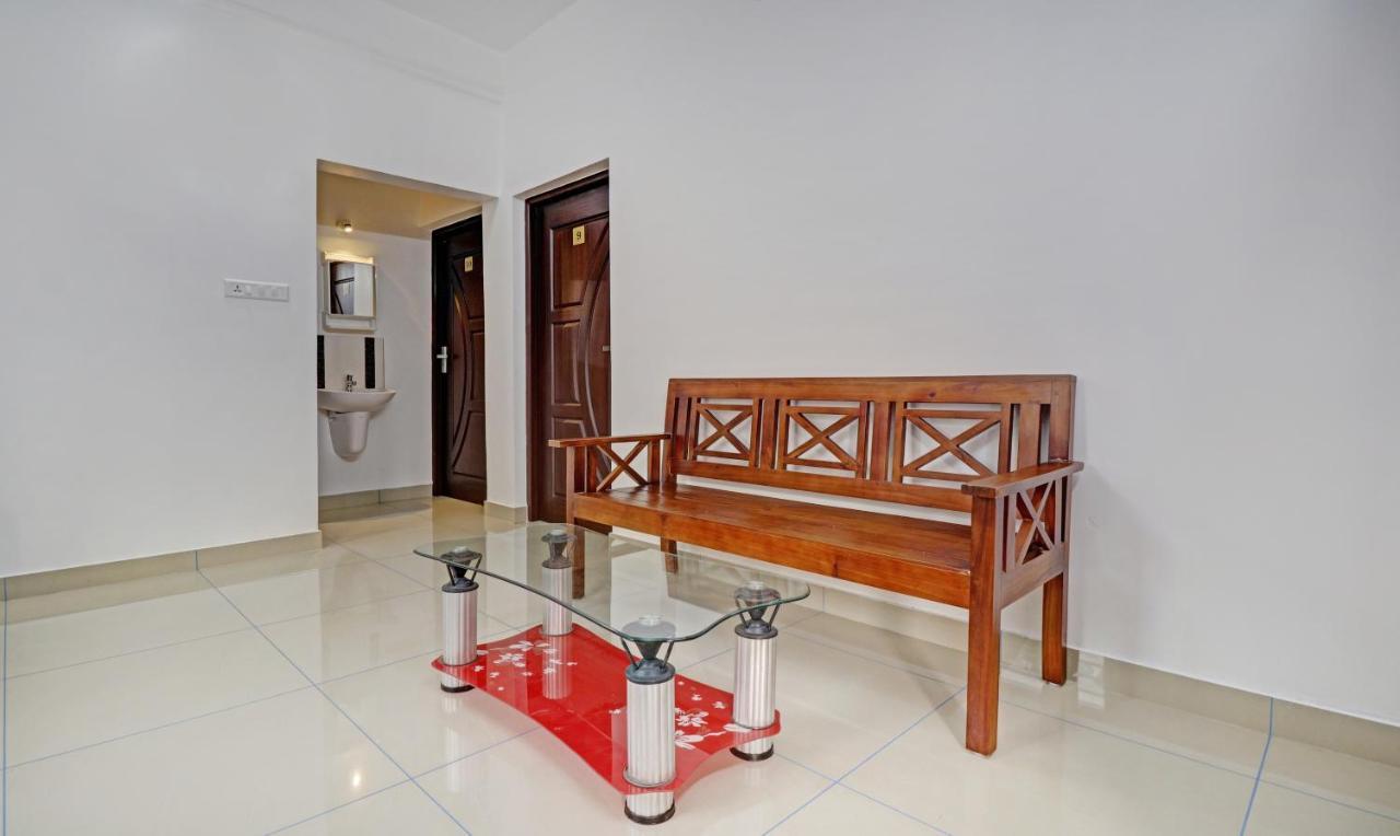 Nirupama,Hotel Aluva 700 Mtr From Aluva Railway Station Alwaye エクステリア 写真