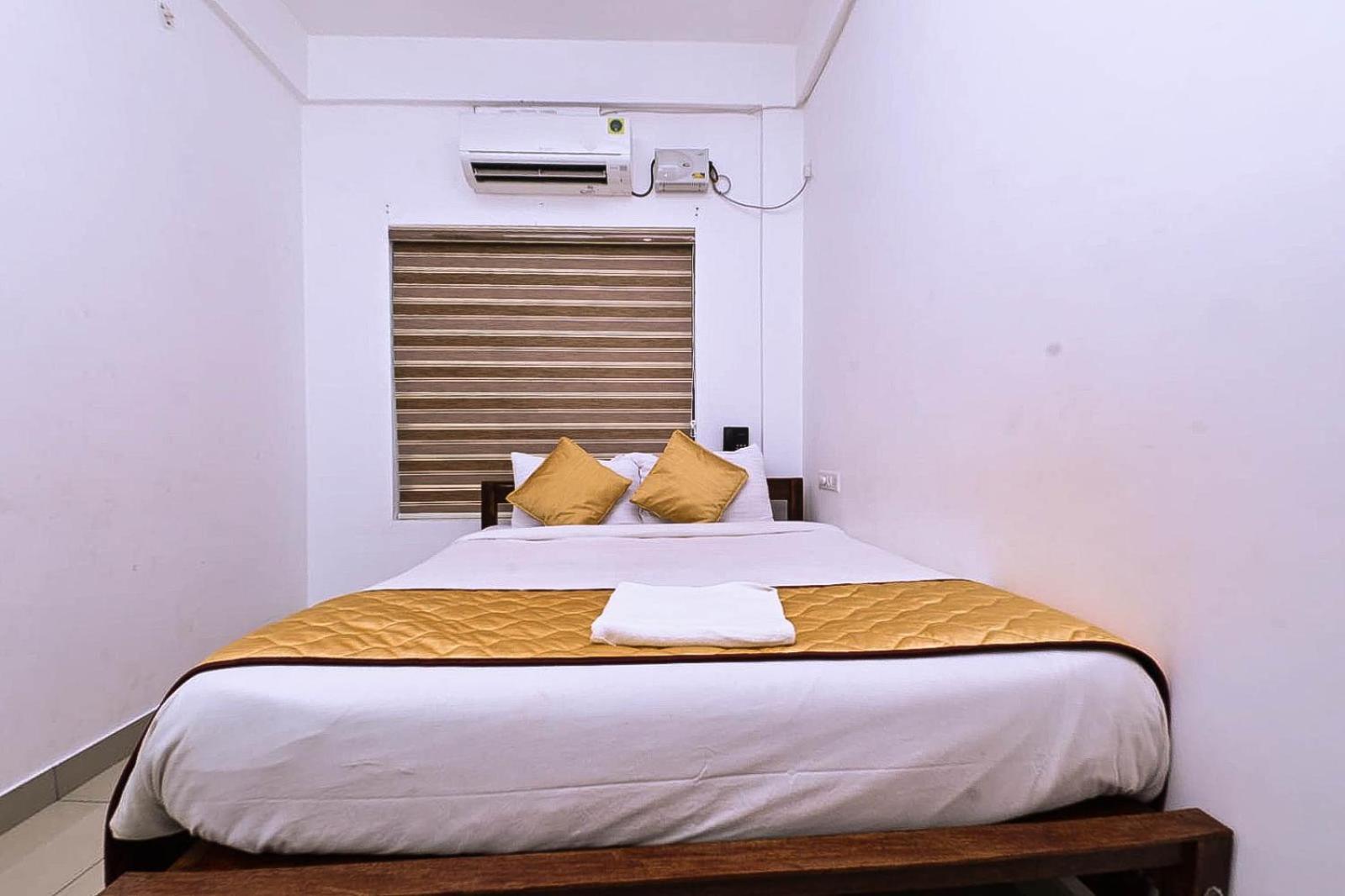 Nirupama,Hotel Aluva 700 Mtr From Aluva Railway Station Alwaye エクステリア 写真