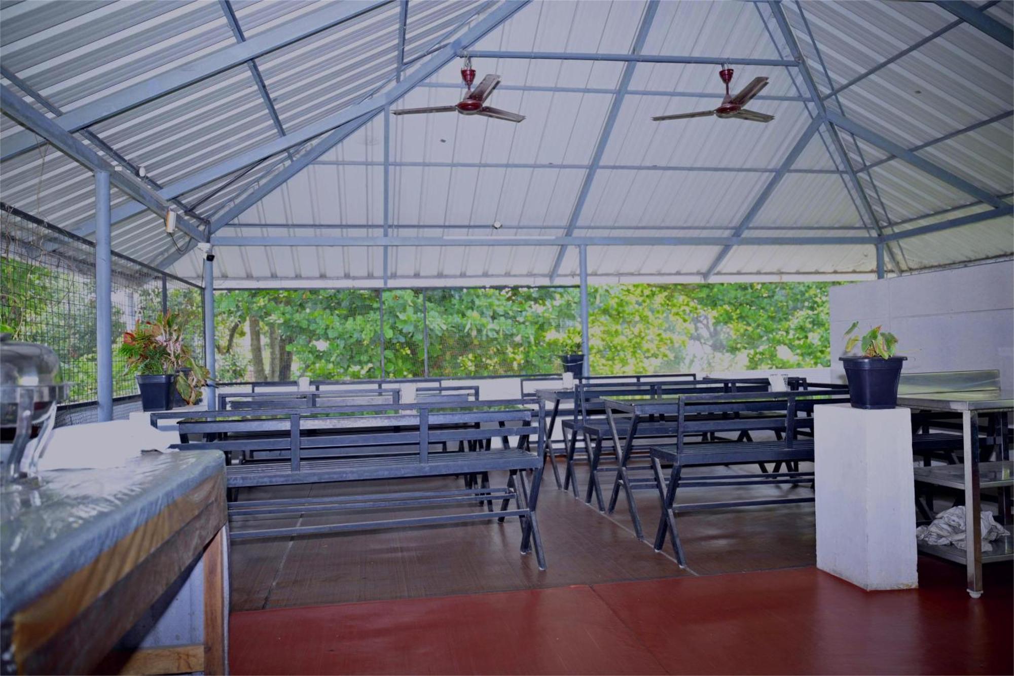 Nirupama,Hotel Aluva 700 Mtr From Aluva Railway Station Alwaye エクステリア 写真